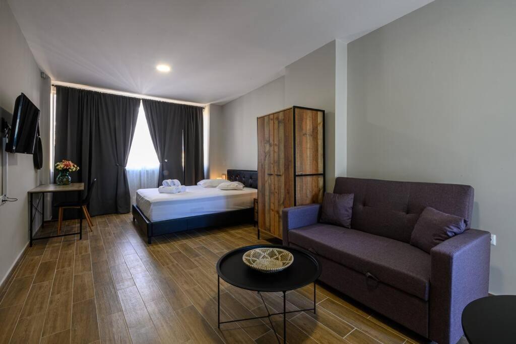 Stylish Urban Haven Διαμέρισμα Καλαμάτα